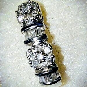 .30CT VVS ROUND & BAGUETTE DIAMOND 18K WHITE GOLD Tiffany earing